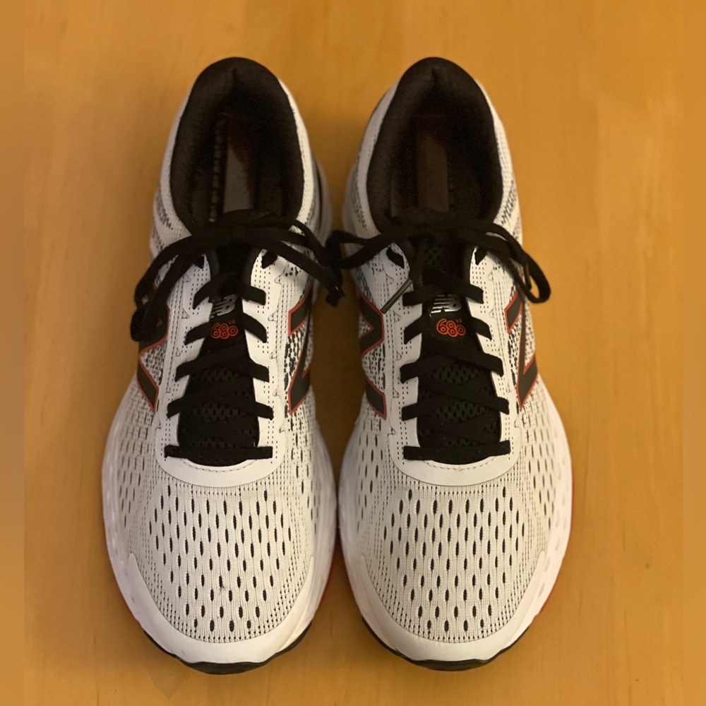 NEW BALANCE 680 CUSHIONING RUNNING SHOE